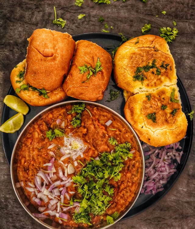 Lamb Keema Masala & Pav